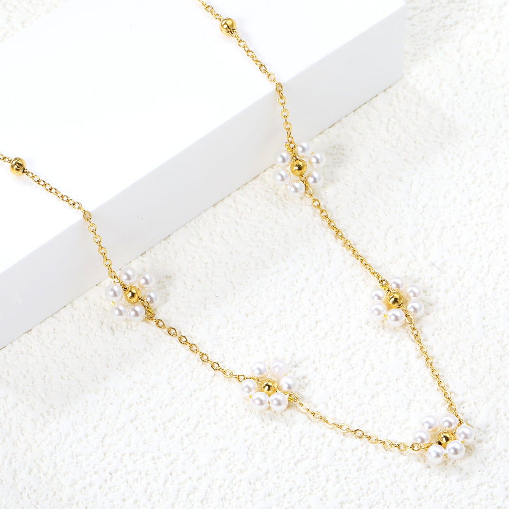 Floral Pearl Pendant Necklace